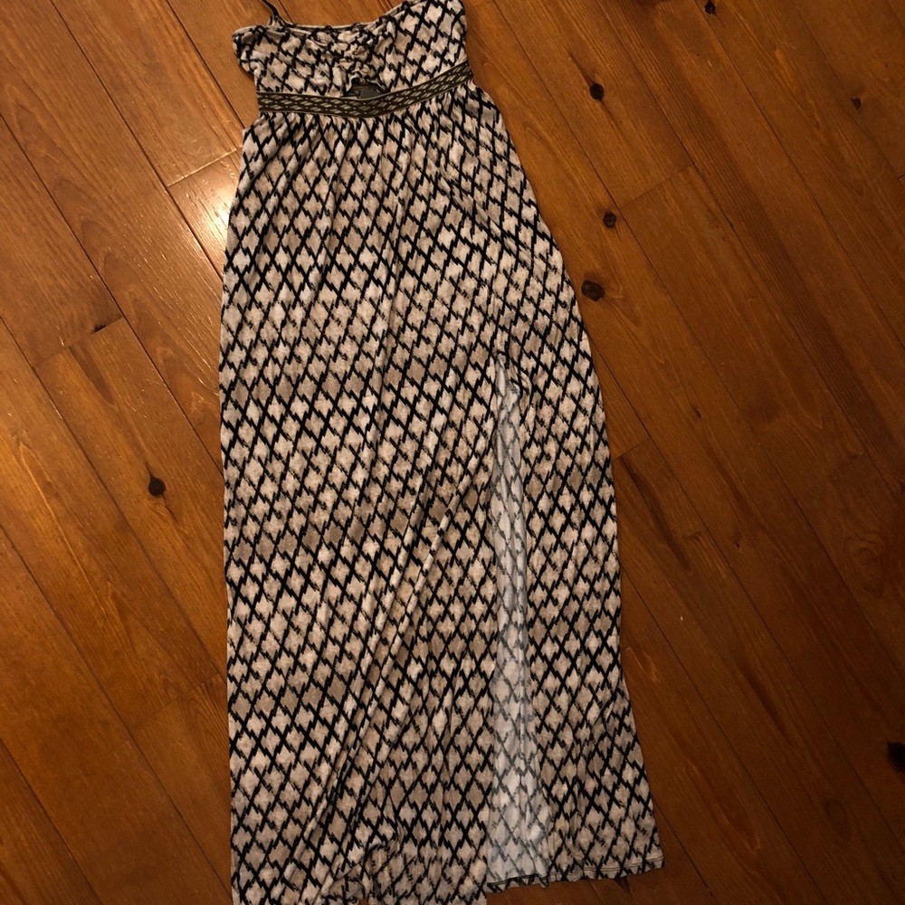 Soft maxi dress! Cool patterns, slit, & cut out